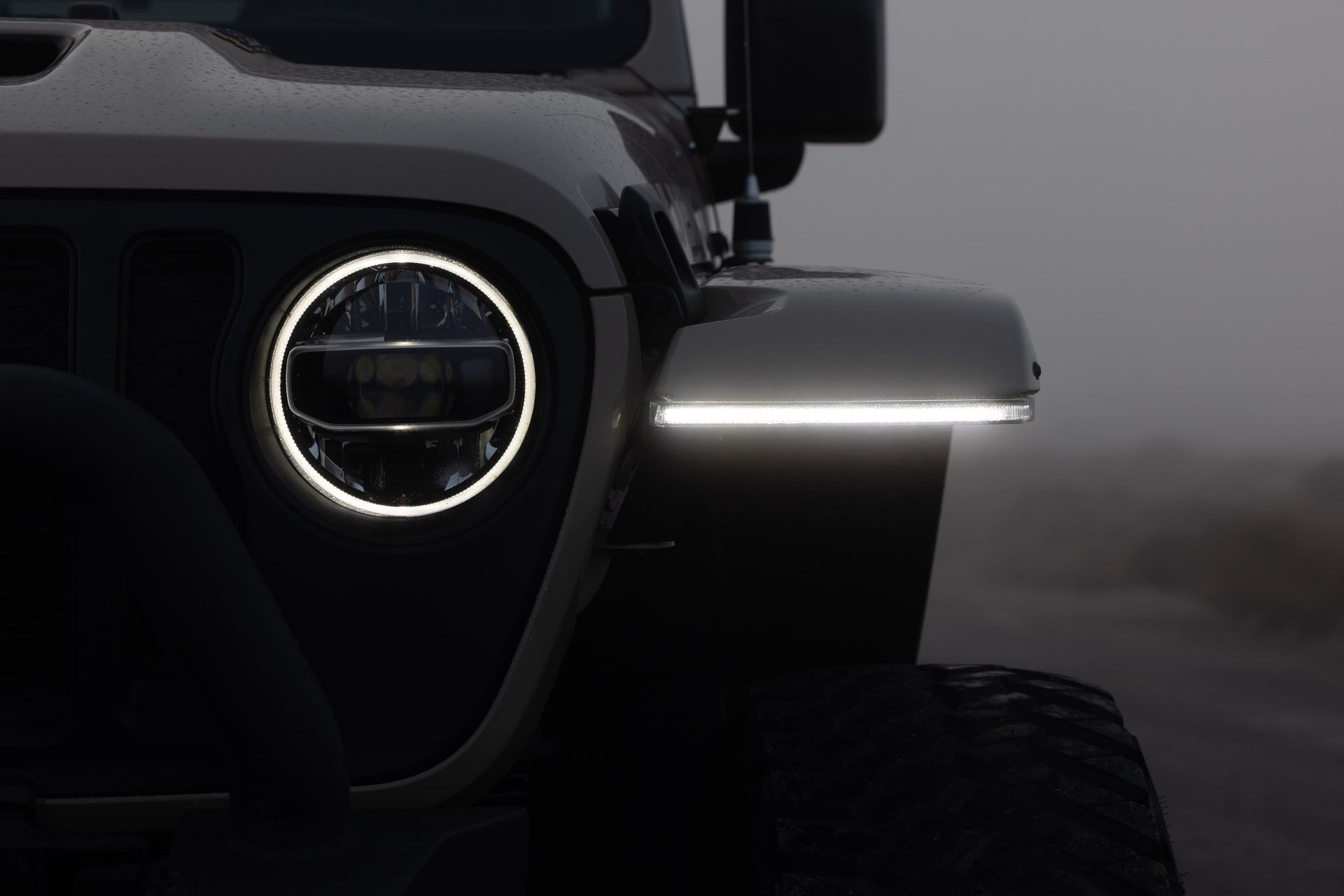 Jeep JL/JT High-Line Fender Brace with Daytime Running Lights