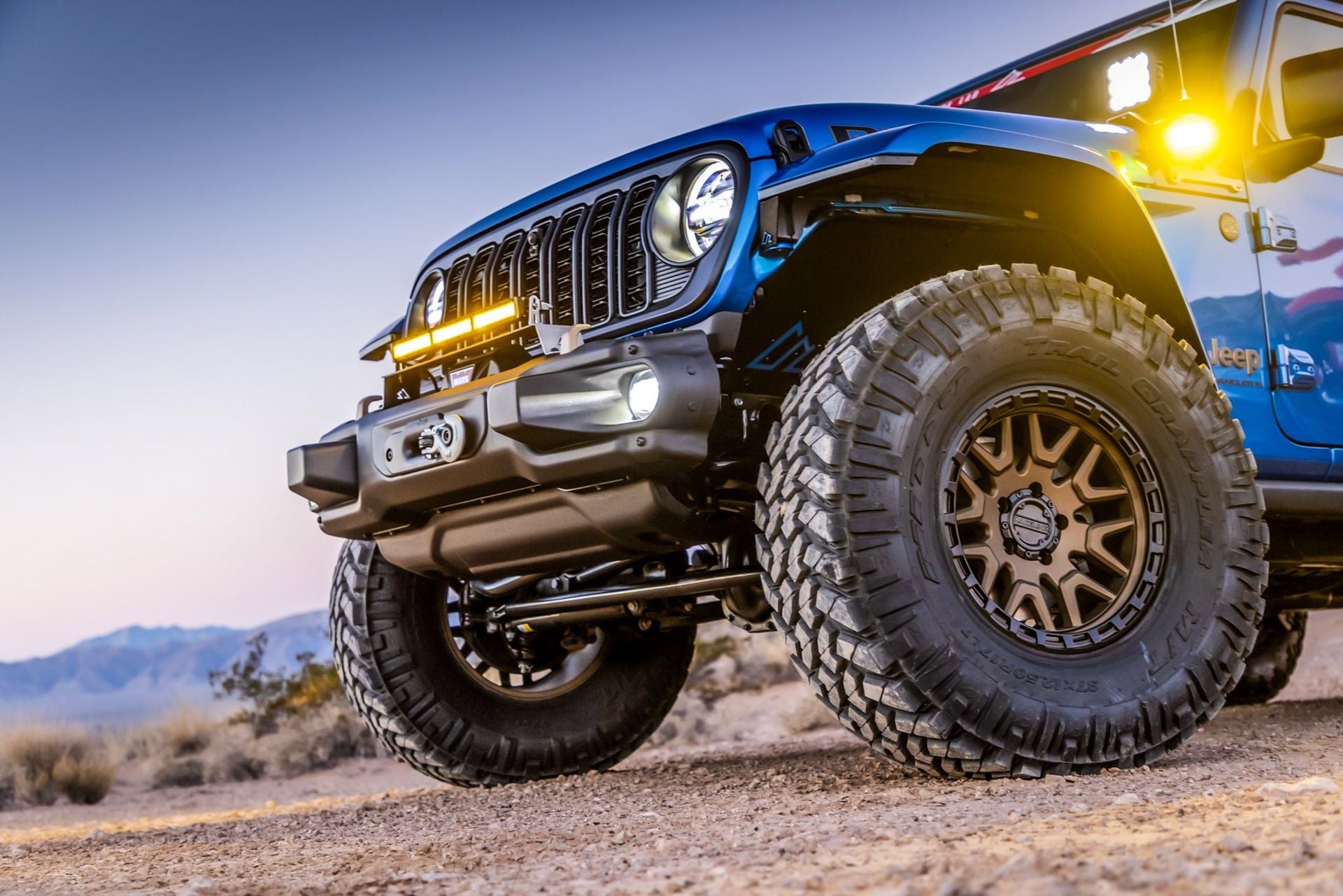 Jeep JL/JT High-Line Fender Brace with Daytime Running Lights