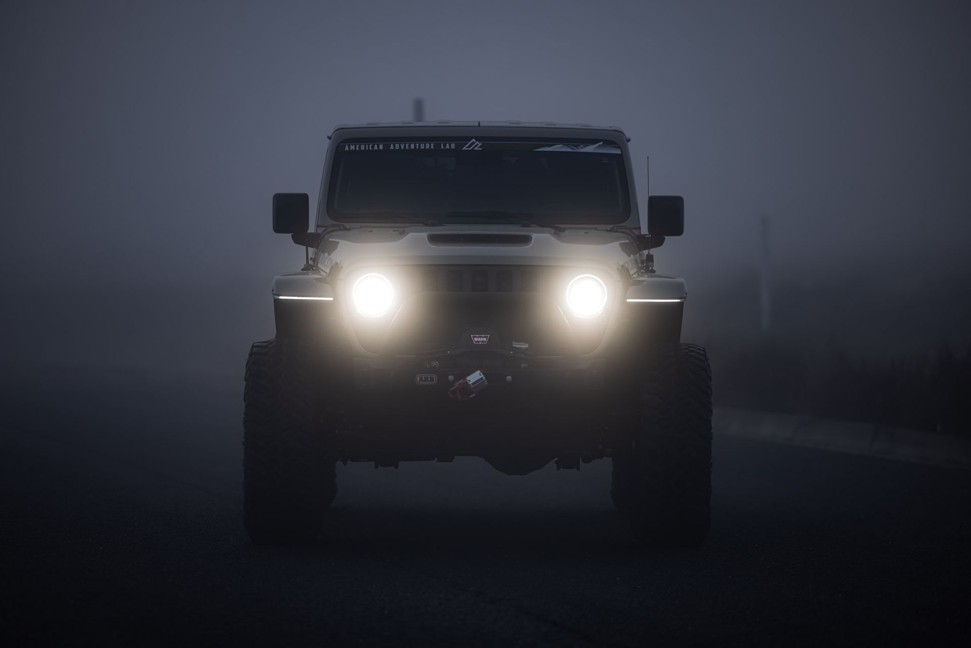 Jeep JL/JT High-Line Fender Brace with Daytime Running Lights