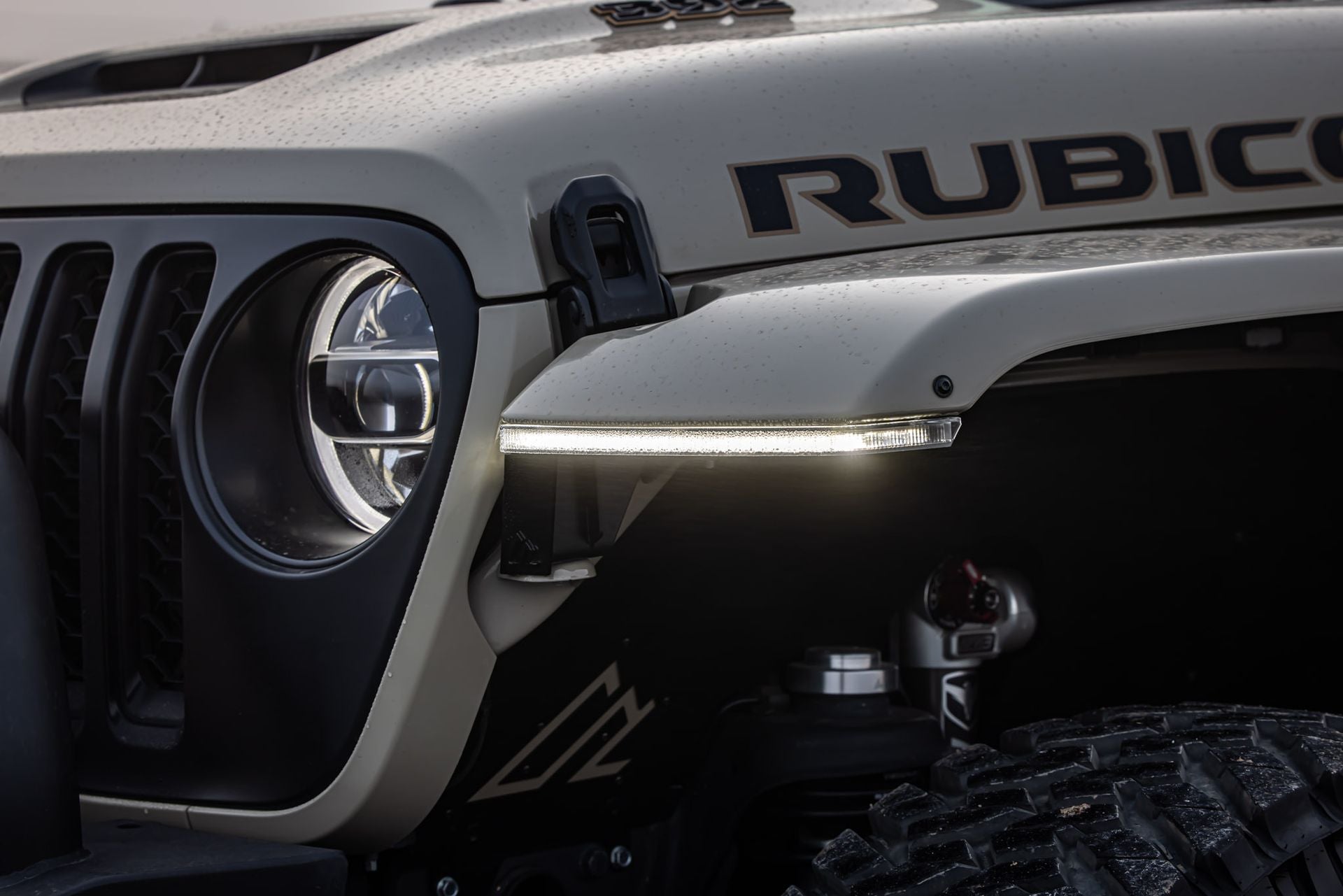 Jeep JL/JT High-Line Fender Brace with Daytime Running Lights