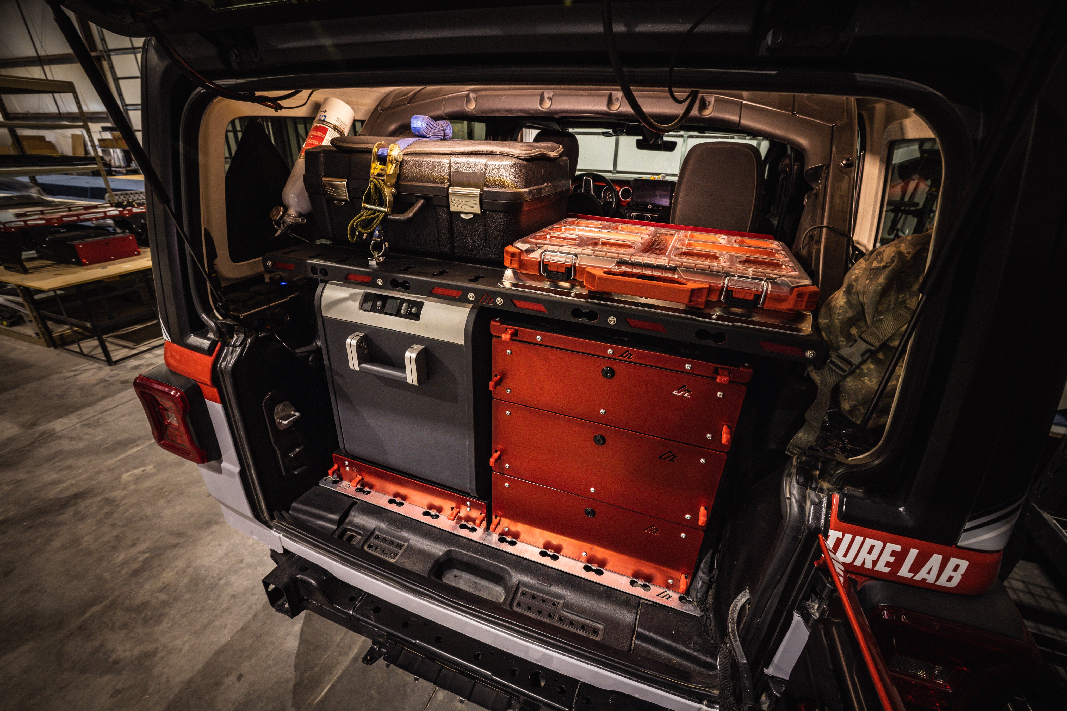 Jeep JLU MASS Cargo Shelf - -03.jpg