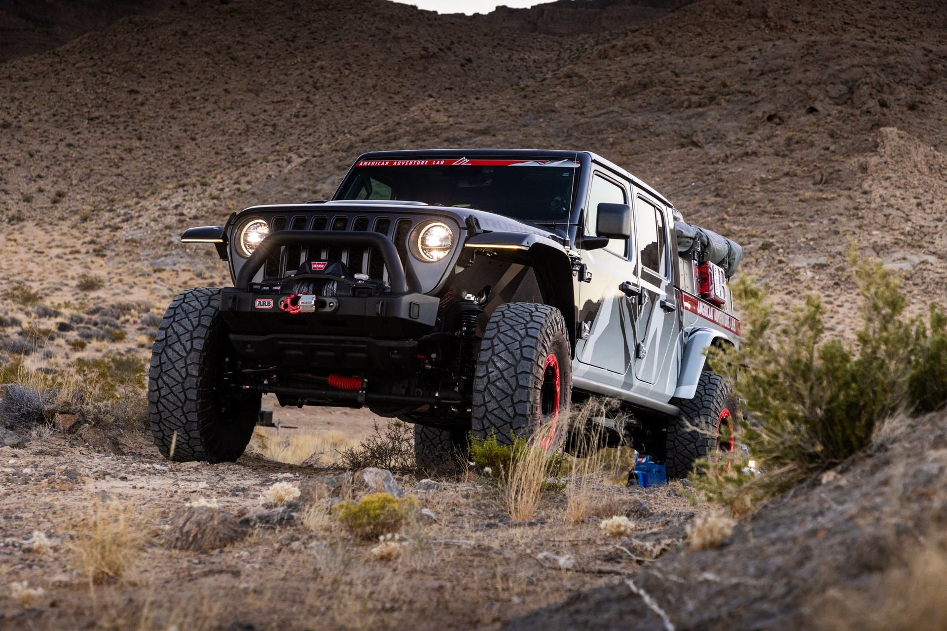 Jeep JL/JT High-Line Fender Brace with Daytime Running Lights